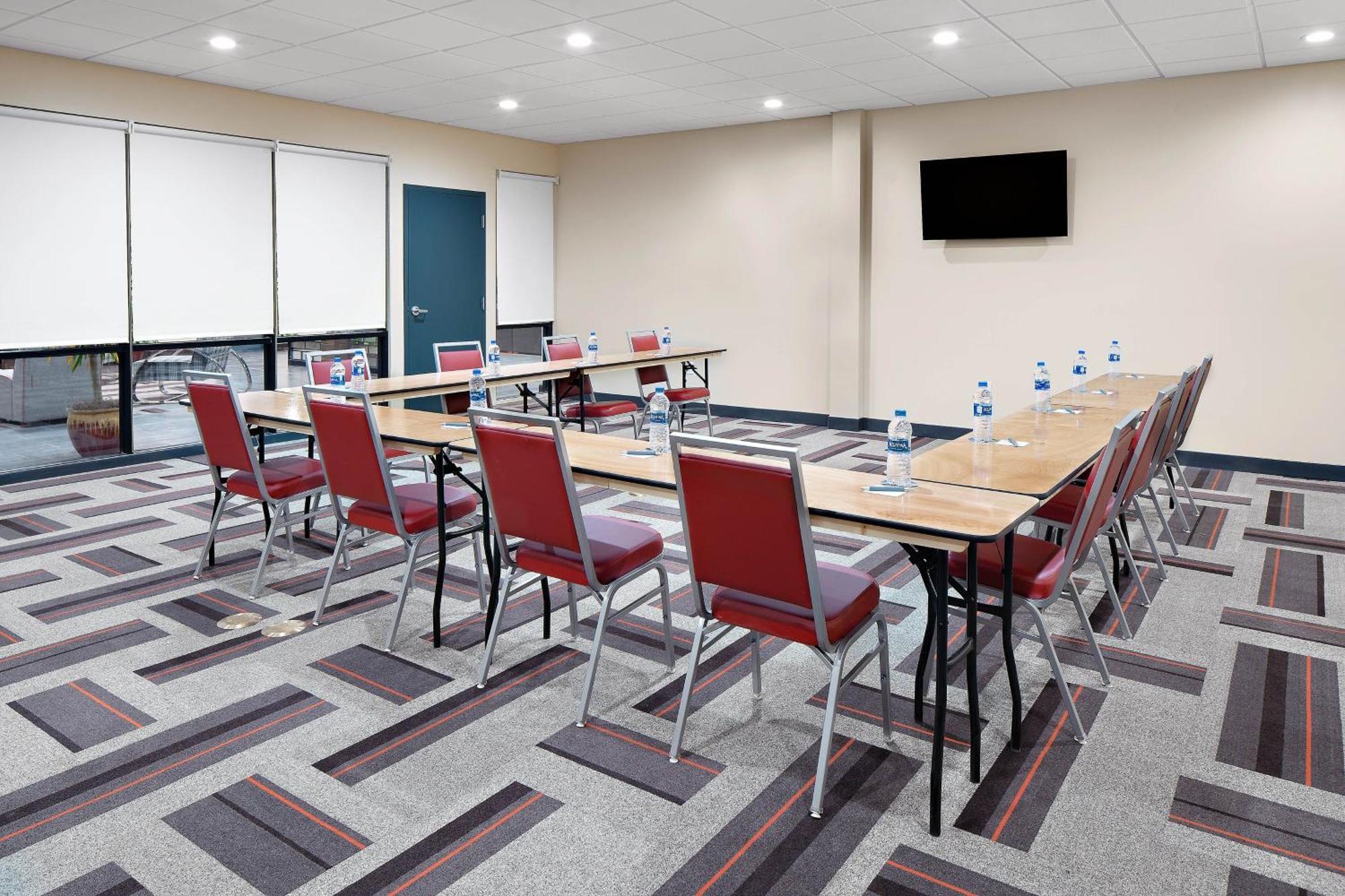 Four Points By Sheraton Oklahoma City Airport Экстерьер фото